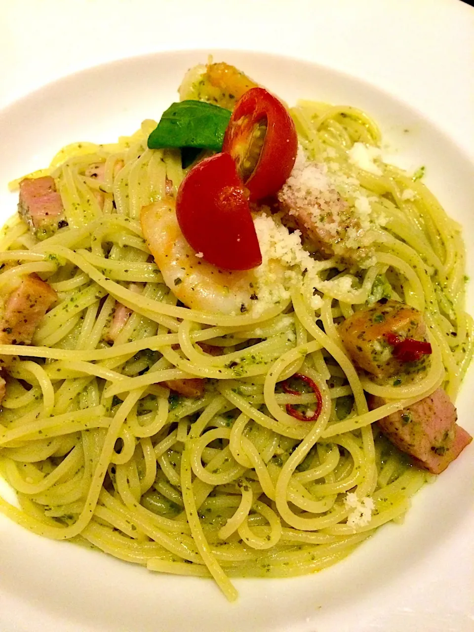 Spaghetti with Shrimps & Bacon in Pesto Sauce @ 福崗天神 🦐🐷🌿|Doris Wong 🐰さん