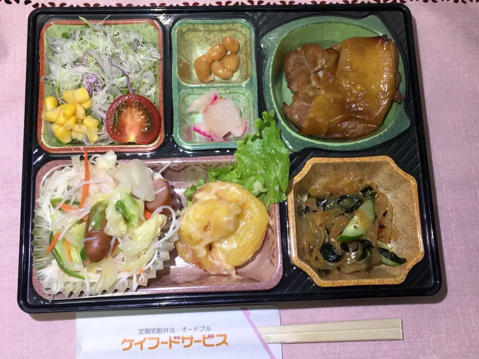 野菜いっぱいビーフン炒め 日替わり弁当 豊川市豊橋市一部エリア宅配|Naokazu Kuritaさん