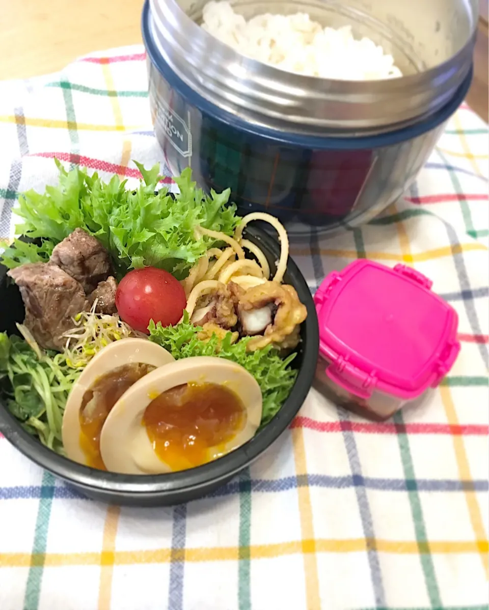 Snapdishの料理写真:今日のパパ弁当はステーキ弁当🤗|key♪さん