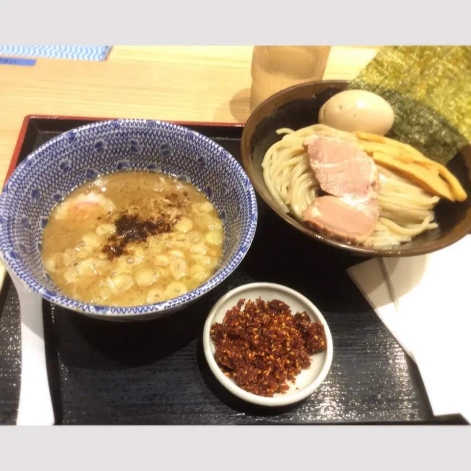 Snapdishの料理写真:海浜幕張 舎鈴
赤辛つけ麺|Takeshi  Nagakiさん