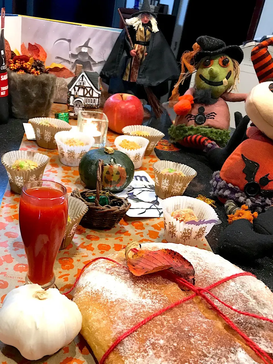 Snapdishの料理写真:シュトママ家人形たちのハロウィンパーティ👻🎃|シュトママさん