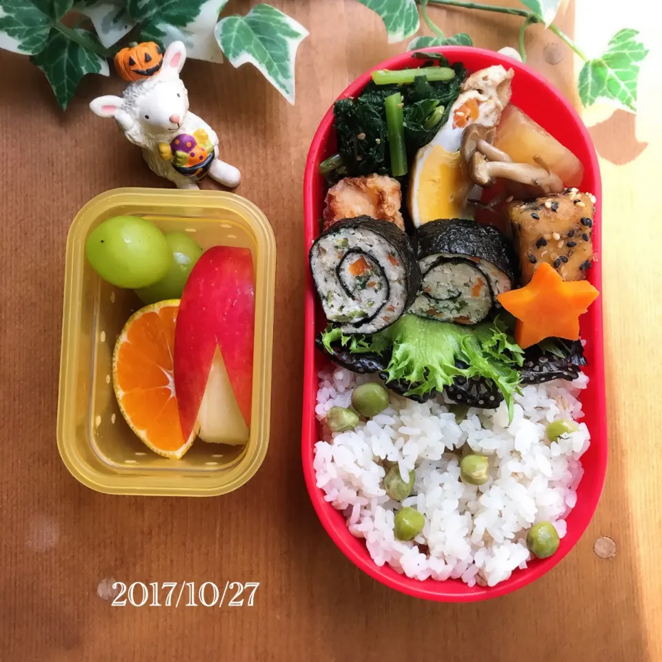 Snapdishの料理写真:今日の娘弁当2017.10.27...♪*ﾟchiaki3ちゃんの料理 💕鶏ひき肉のくるくる海苔巻き🌀💖|ばろんさん