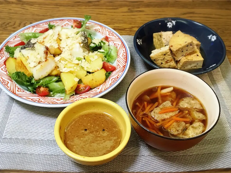 タラと揚げじゃがのサラダ甜麺醤のソース・がんもの煮物・お味噌汁|美也子さん