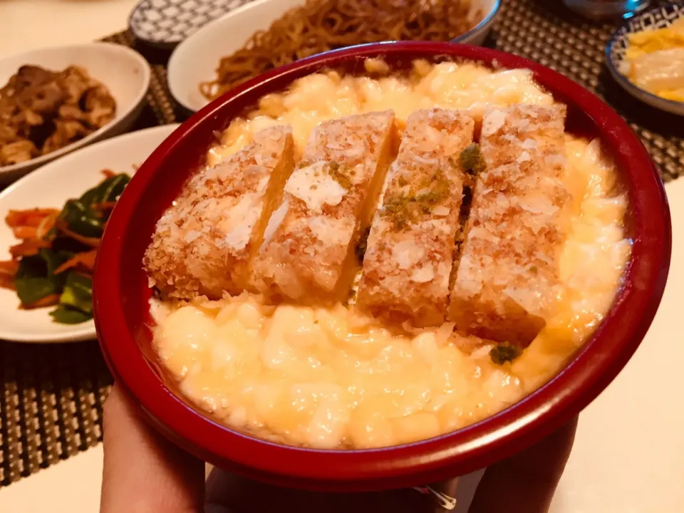 20171028🍚ミニカツ丼なケーキだよ🍰
#カツ丼ケーキ|akiyo22さん