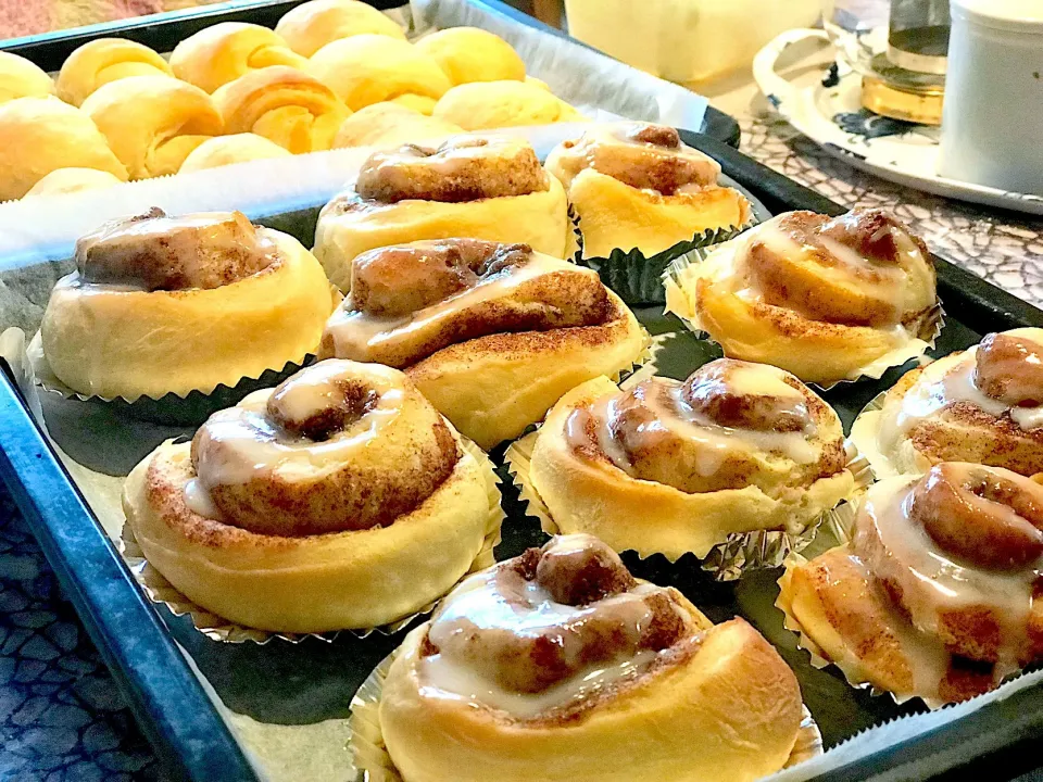 Breakfast cinnamon bun and rolled bread|Babyluv Cabrera Ocampoさん