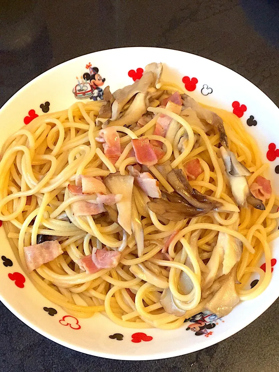 Snapdishの料理写真:簡単やみつき！きのこの和風パスタ|ぺろたんさん