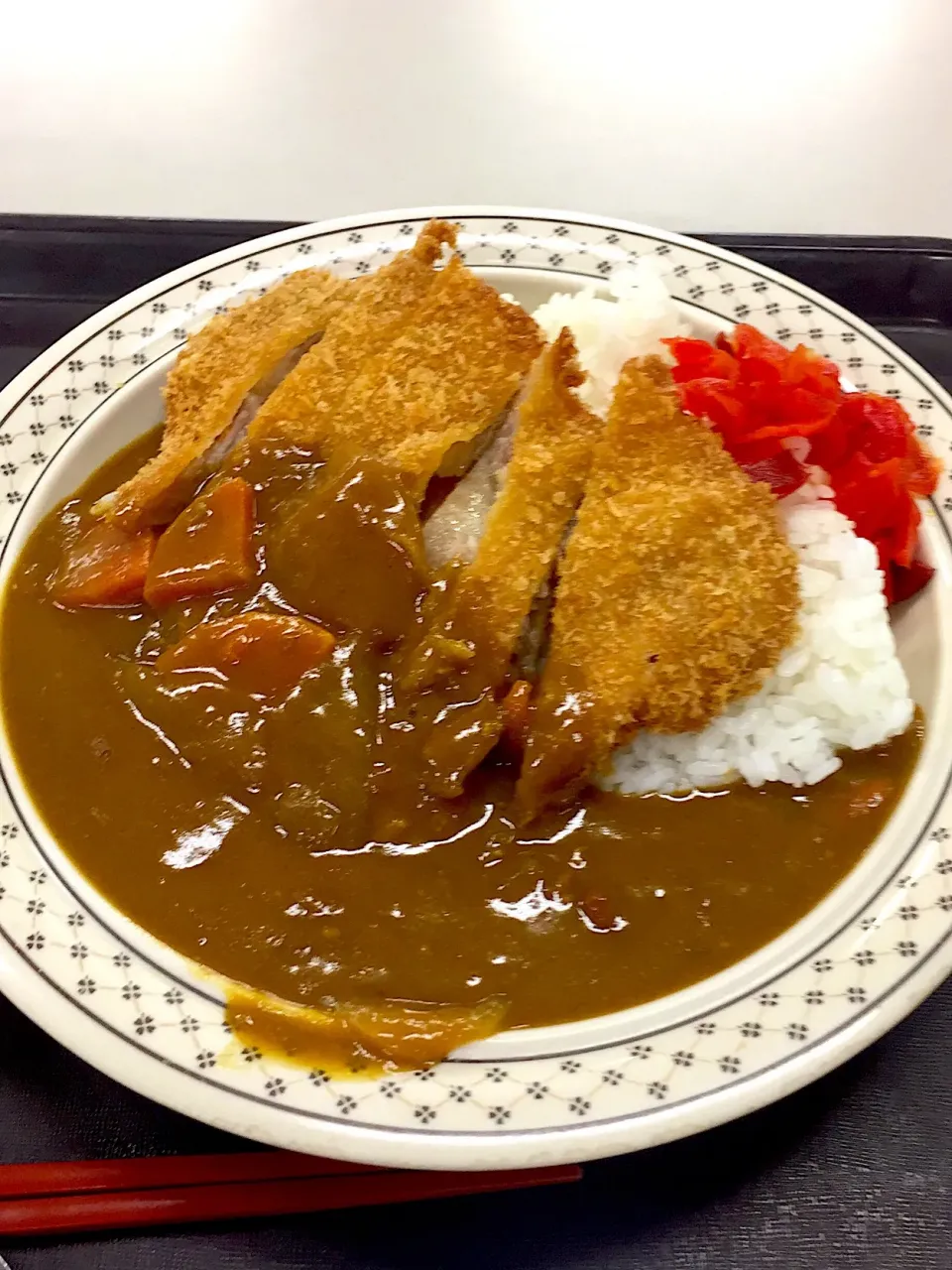 成城大学の学食カツカレー|ごはんできたよ〜さん