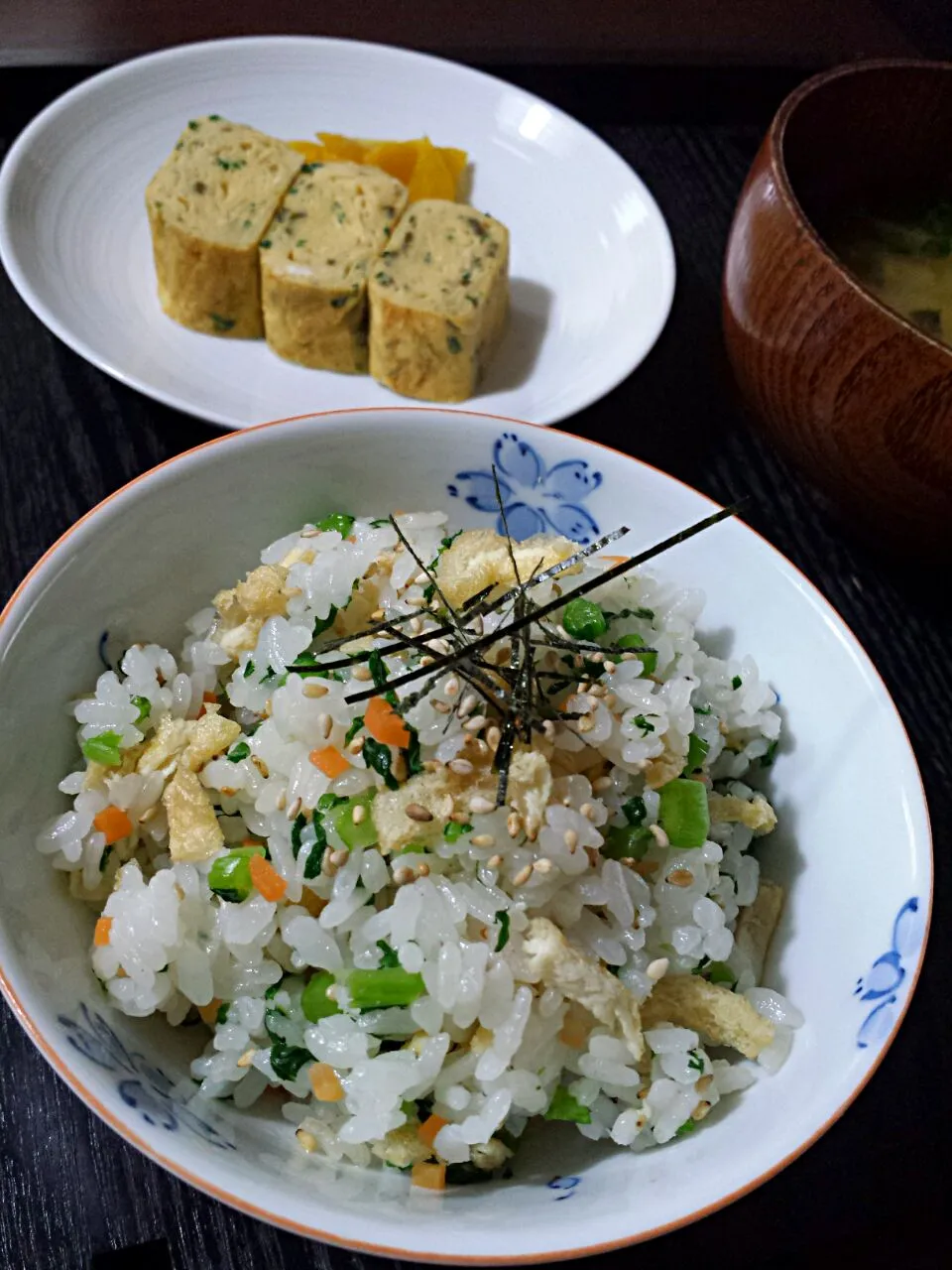 蕪の葉と焼き油揚げの混ぜご飯🍚|おちゃわんさん