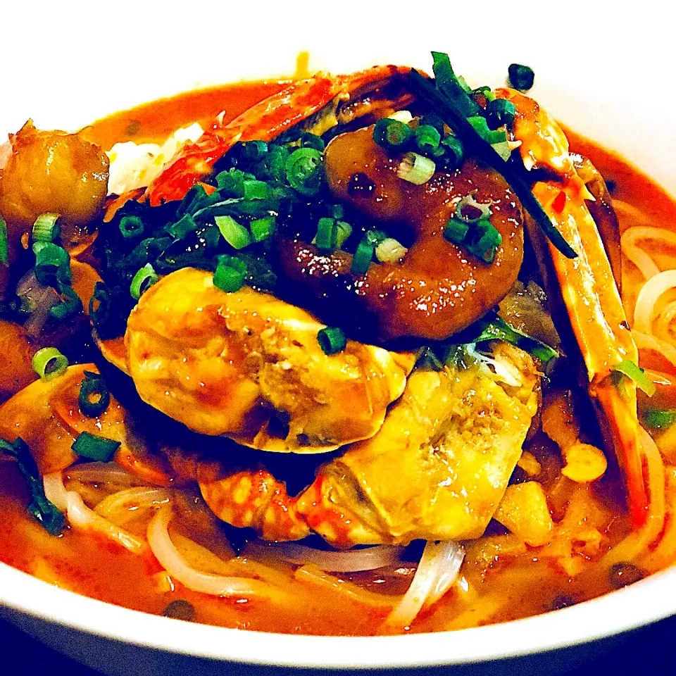 Hello Everyone #chefemanuel  Today A Thai Japanese fusion Soup with Noodles. #ramennoodles #homemade  Fresh Noodles, Ginger,Garlic,Bamboo,Prawns,Shell Fish, Mis|Emanuel Hayashiさん