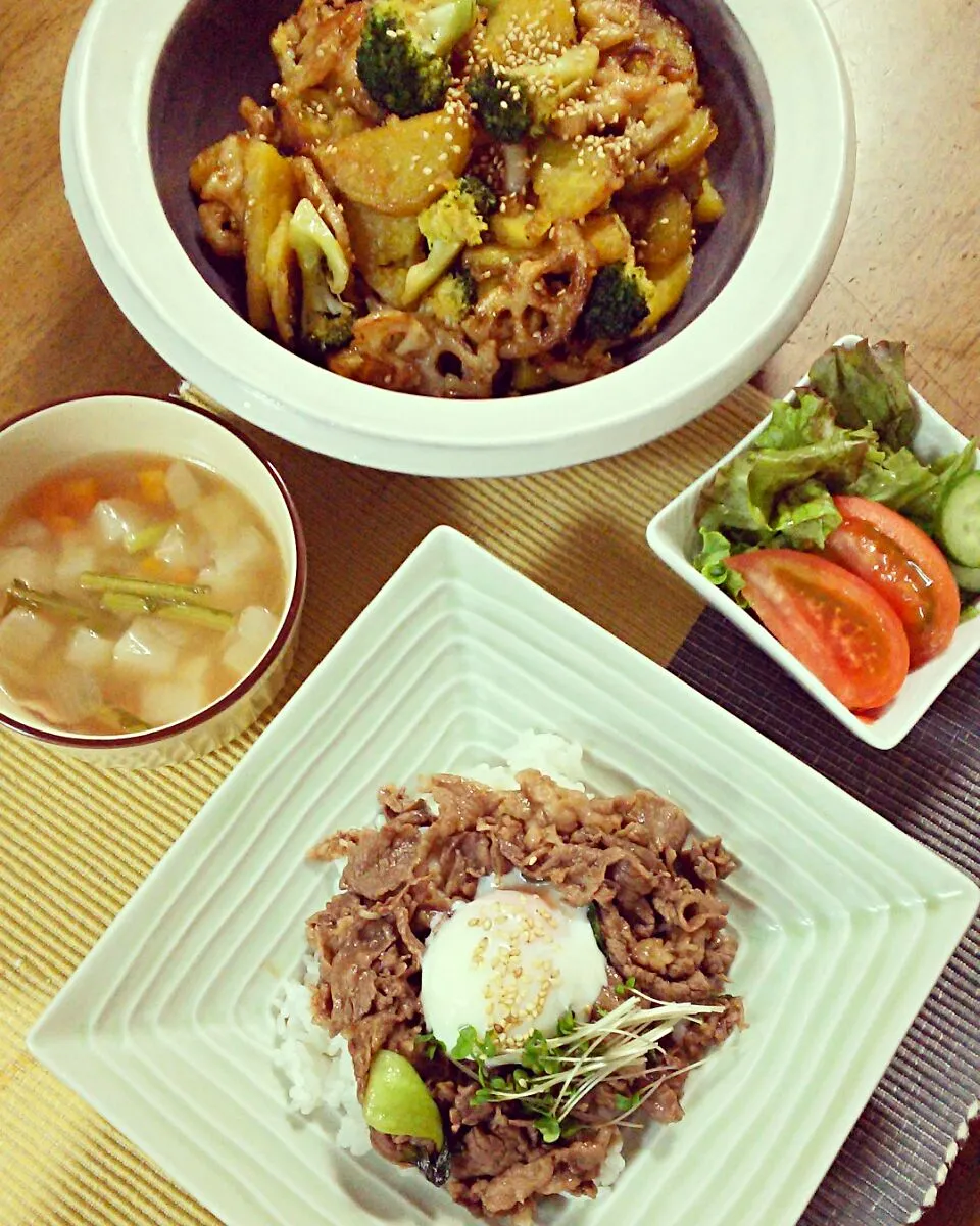 さつまいもと蓮根のデパ地下風&スタミナ丼&根菜類のスープ|makikoさん