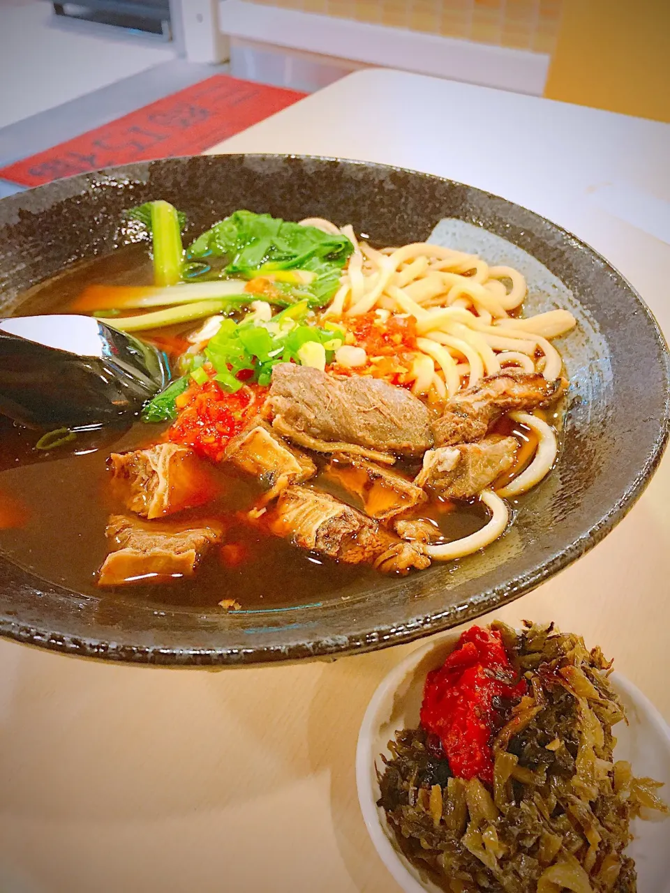 台湾の名物、牛肉麺です。
#台湾の三十年名店サンソンチョウフ|kNightさん