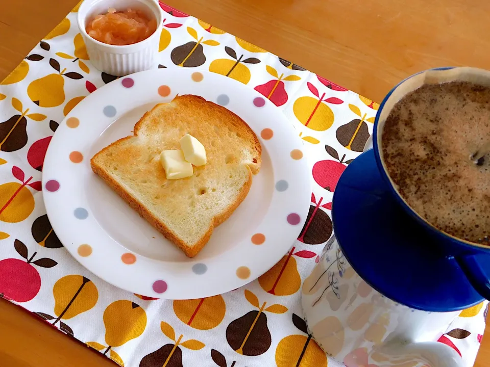 １０月２９日 ☕️ひきたてコーヒーをドリップ 🍎アップルジンジャージャム 🍞トースト|Yu Yu mamaさん