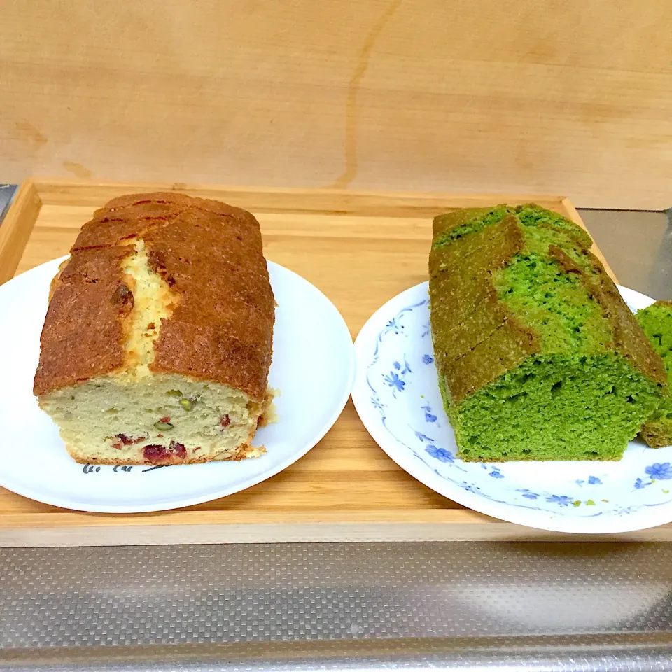 ナッツとベリーのパウンドケーキと
抹茶のアレルギー用パウンドケーキ
 #ナッツアレルギー 
 #牛乳アレルギー 
#パウンドケーキ|とんちゃさん