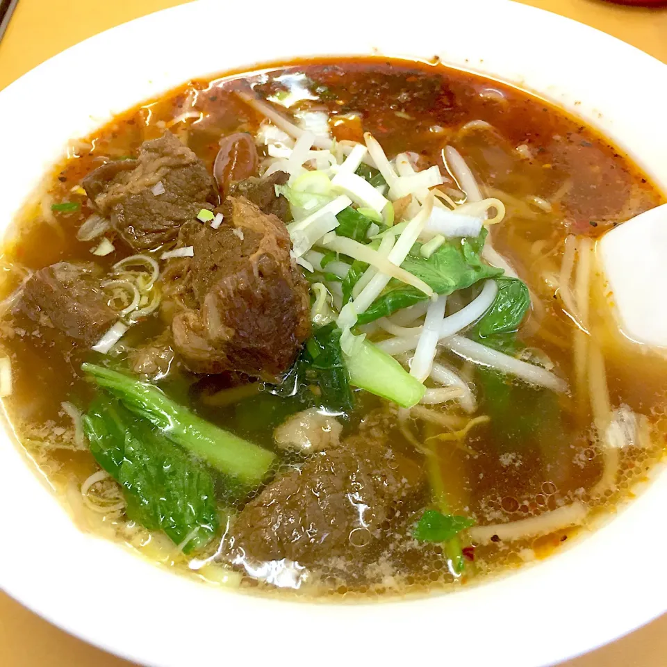 Snapdishの料理写真:1000食目投稿記念  牛煮込みラーメン  墨田区京島|Noriyuki Saitoさん