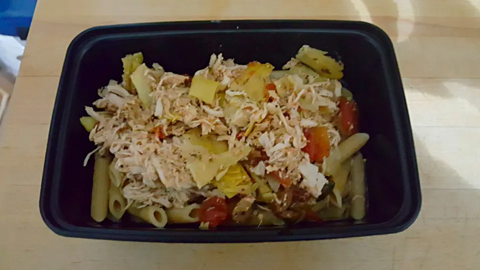 Mediterranean Chicken over Whole Wheat Pasta|Kristen Morganさん