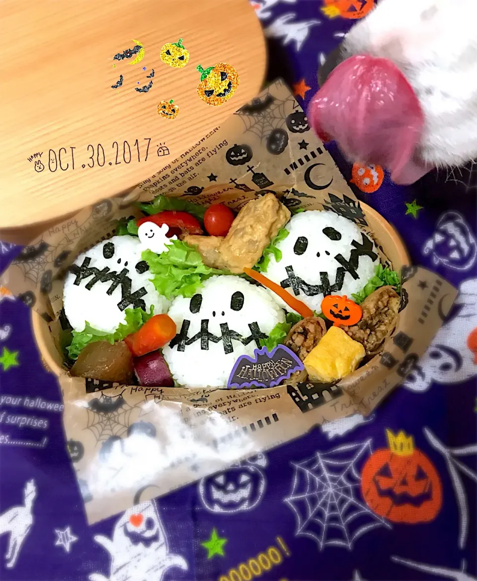 ハロウィンおにぎり

レンコン入り鶏つくね

春巻き

玉子焼き

大根とサツマイモの煮物

インゲンのおかか和え|mikiさん