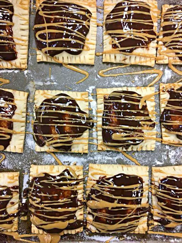 chocolate peanut butter hand pies|CHUENCHAIさん