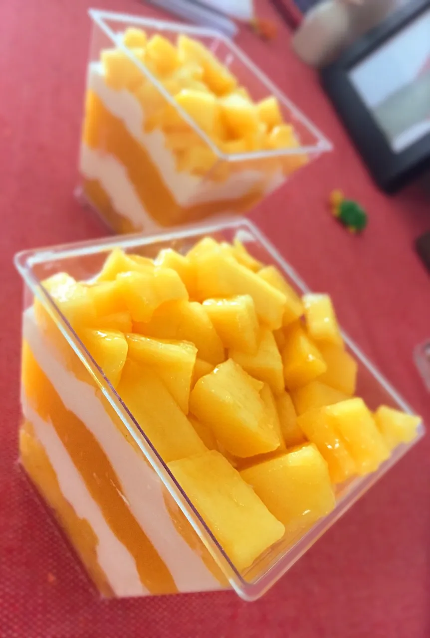 Honey Yoghurt Mango Parfait|Tari's Kitchenさん