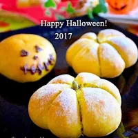 Halloween も近いということで、家でかぼちゃのパン作り。
小麦粉以外、今回使ったのは、かぼちゃフレークの他、甘酒の粉末タイプのもの。中身は、粒あんを入れました。

出来上がりは、この甘酒の粉末のおかげで、かぼちゃフレークだけを入れたよりも、風味がよく、かぼちゃとの相性がいいせいか、香りもなじんで、
さらにしっと|Junko Oharaさん