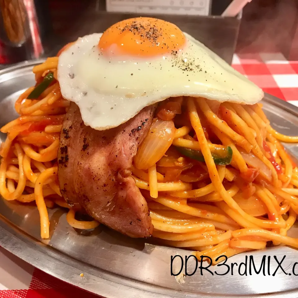 Snapdishの料理写真:パンチョ大宮店でナポリタン！目玉焼きとベーコン追加！|ddr3rdmixさん