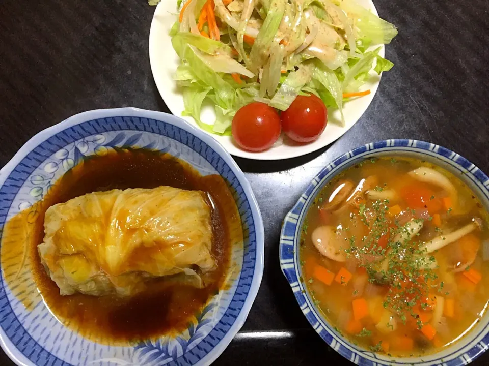 晩ごはん
チーズinロールキャベツ
野菜たっぷりコンソメスープ
サラダ|さちっこさん