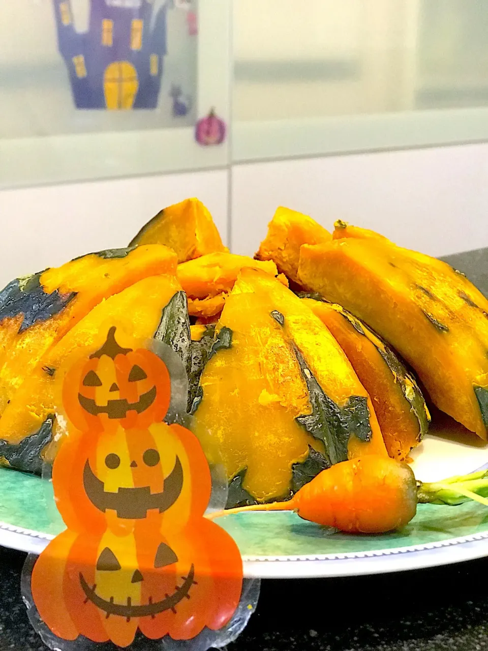 焼き芋ならぬ
焼きかぼちゃ🎃甘〜〜いかぼちゃ🎃|シュトママさん