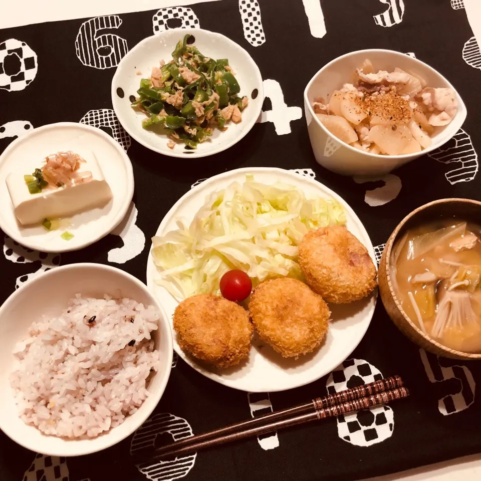 #ユキ飯
 #サツマイモとベーコンのカレーコロッケ 
#豚ばら大根
#無限ピーマン|tuyet716さん