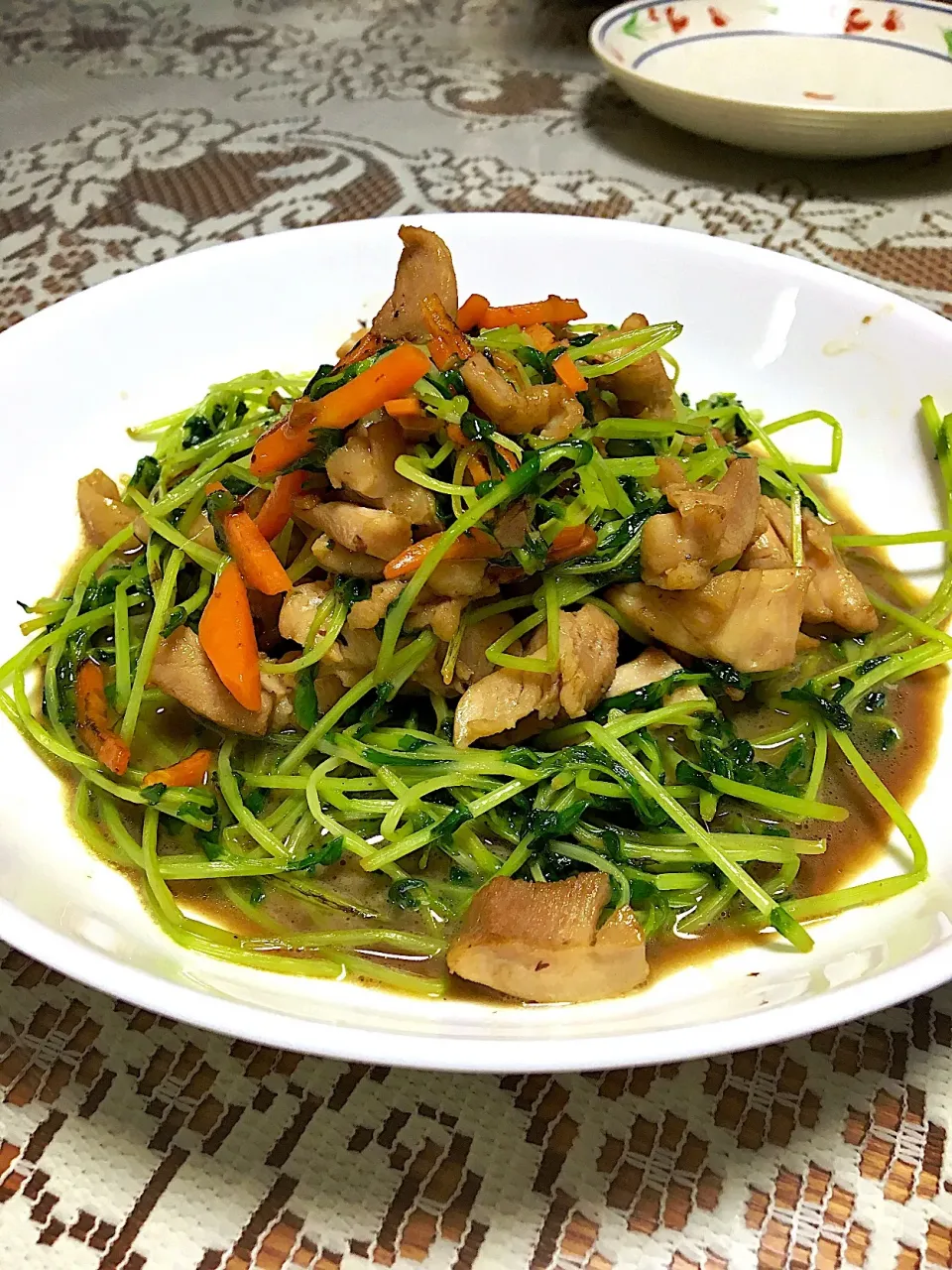 鶏肉と豆苗の豆豉炒め|ヨシヨシさん