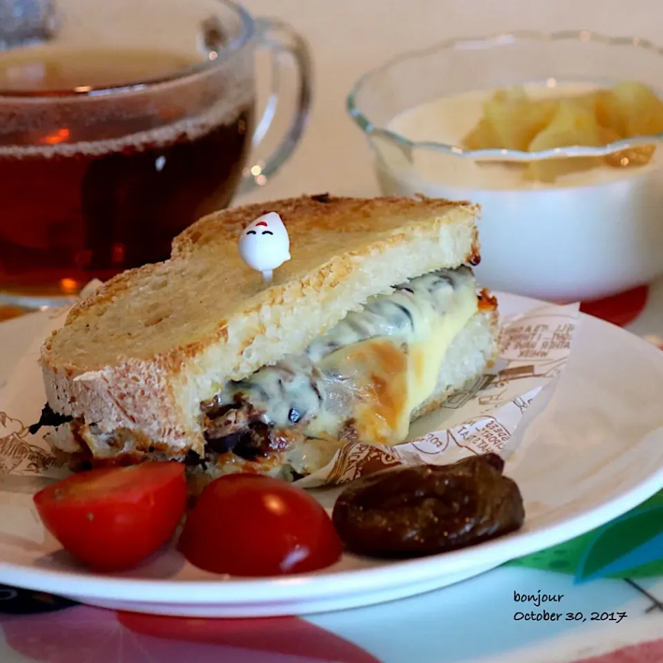 豆のマリネのチーズサンドイッチ🧀|yasuko murakamiさん