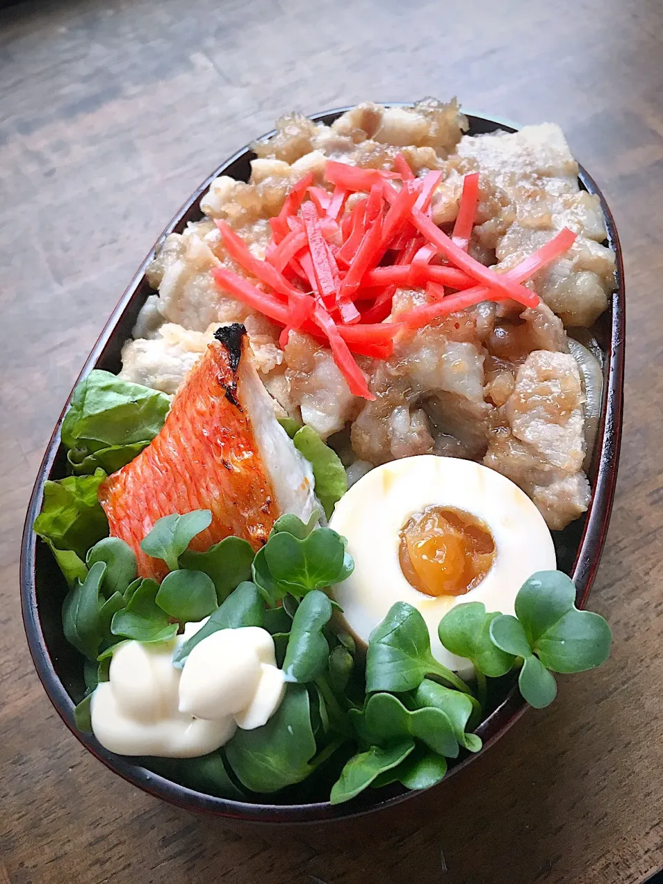 今日のお弁当
・豚生姜焼き
・きんめ塩焼
・味玉|akiさん