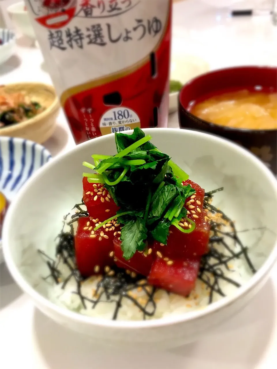 わさび醤油のマグロ丼🐟🍚|まるまさん