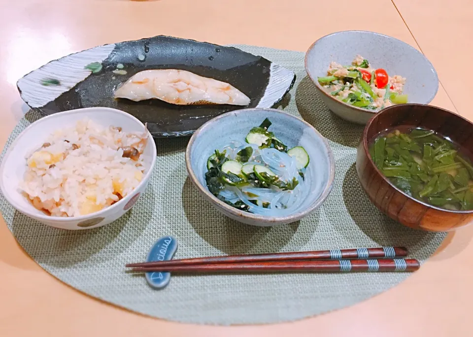 #栗ご飯#カレーの煮付け#わかめときゅうりの酢の物|kona7さん