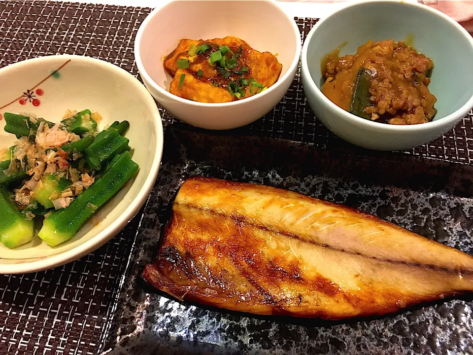 Snapdishの料理写真:#鯖の塩焼き  #豆腐の甘辛炒め  #かぼちゃの煮物  #カボチャのそぼろ煮   #おくらのおひたし|ゆぺこさん