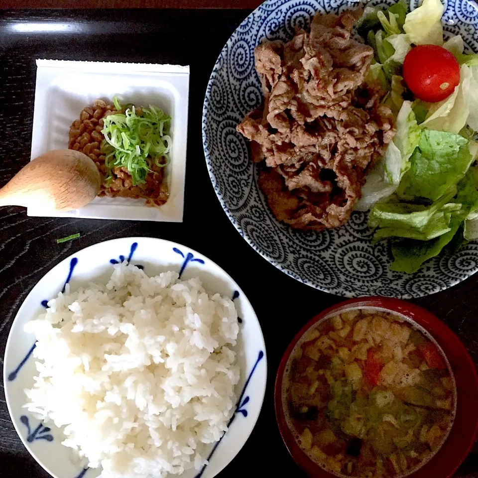 牛肉炒め
サラダ
味噌汁
納豆|ラーメンの小池さん