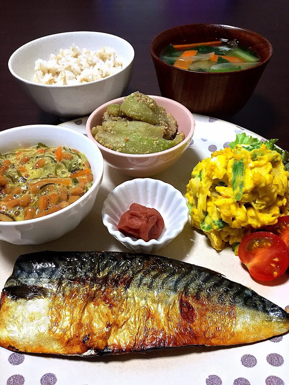 ⭐️サバの干物
⭐️カボチャとクリームチーズのサラダ
⭐️茄子の胡麻和え
⭐️めかぶ納豆
⭐️小松菜とにんじんの味噌汁|よっちぃさん