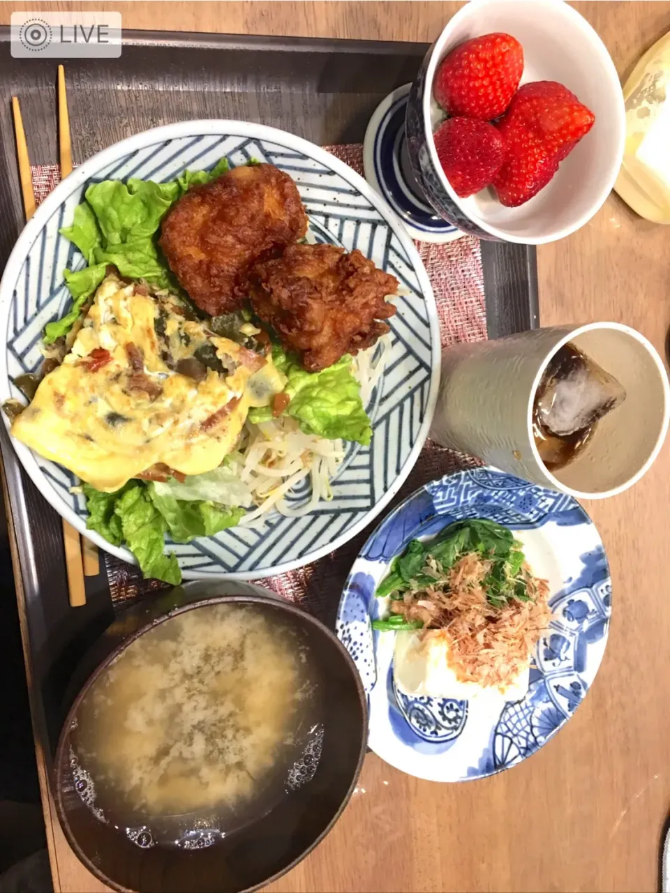 納豆焼き
野菜サラダ
鶏の唐揚げ
イチゴ|マダム   ハ・シャーミさん