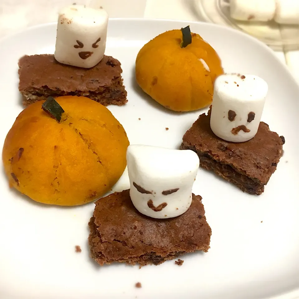 かぼちゃケーキ🎃と
おばけマシュマロブラウニー👻|Gucchiさん