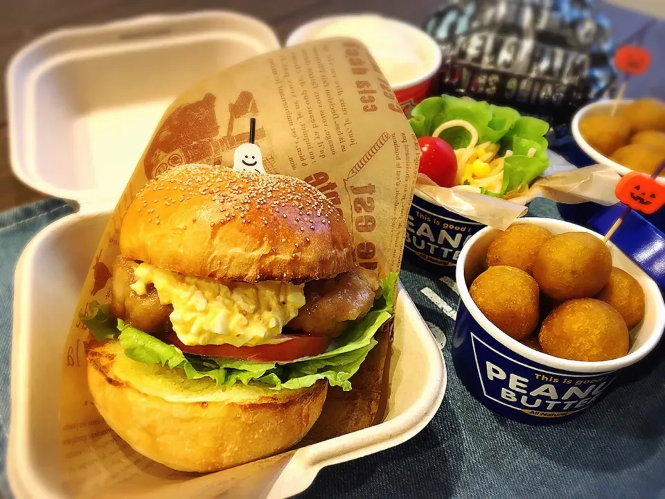 手作りバンズで照り焼きチキンバーガー弁当🍔|SAORIさん