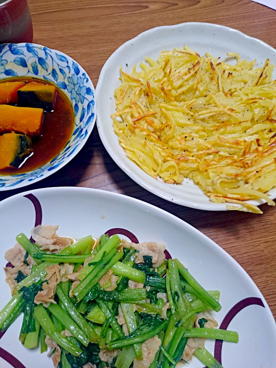 Snapdishの料理写真:・小松菜と豚肉の炒めもの
・ジャガイモのガレット
・南瓜の煮物|ようかんさん