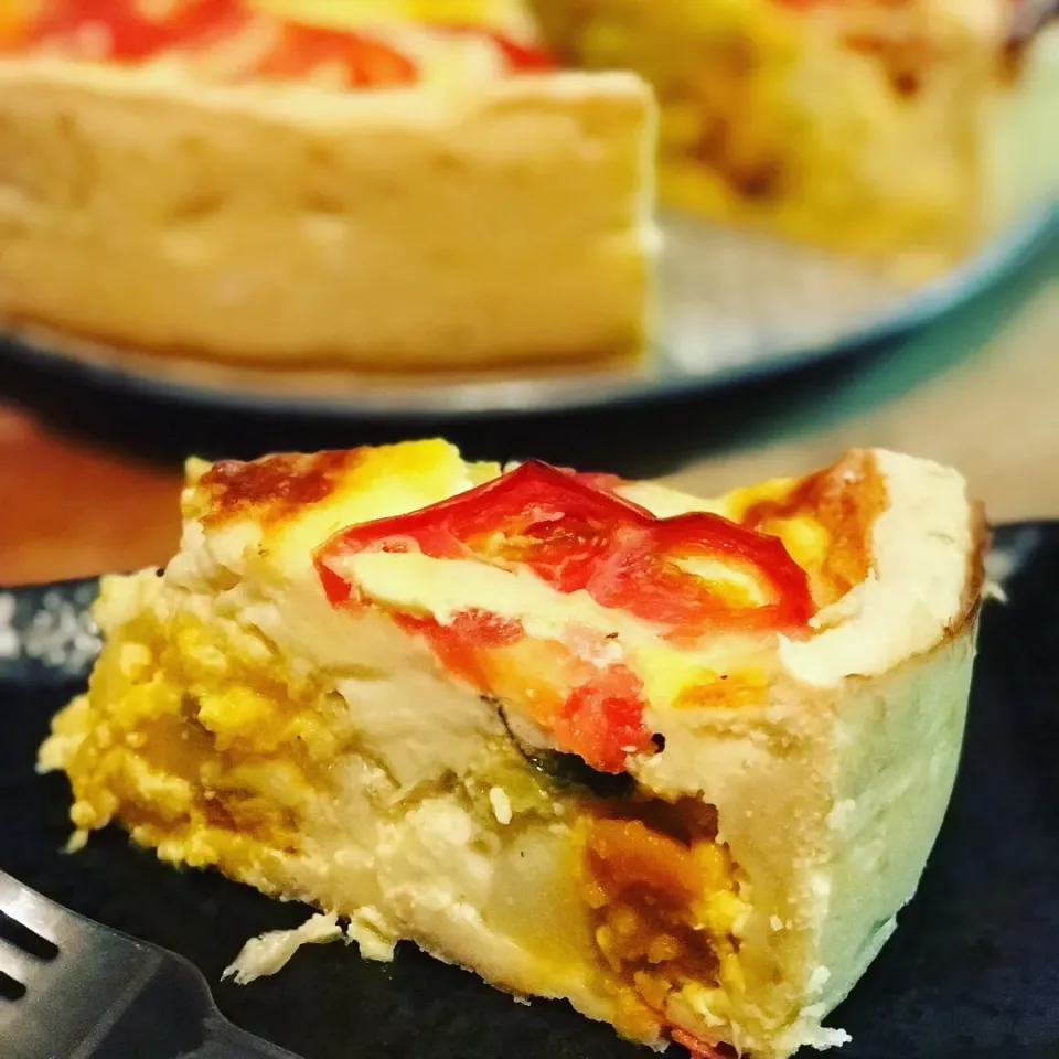 #homemadefood #vegetarianrecipes  Diced Pumpkin, Potato, Onions,Sliced Leeks, Cheese, Eggs,Milk , Freshly Made Pastry, #chefemanuel  Homemade Quiche and it’s ta|Emanuel Hayashiさん