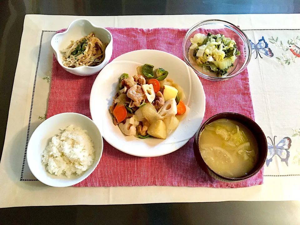 根菜と鳥もも肉の黒酢炒めのご飯|みよさん