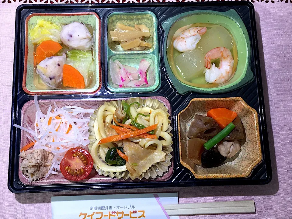 Snapdishの料理写真:冬瓜のエビあんかけ 日替わり弁当 豊川市豊橋市一部エリア宅配|Naokazu Kuritaさん