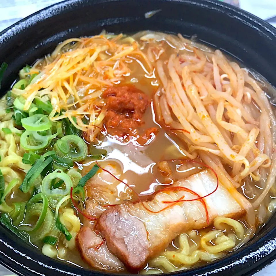 炎のスパイシー味噌ラーメン(◍•ڡ•◍)❤|いつみさん