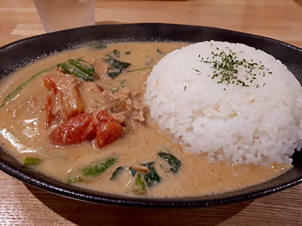 和ジアンカレー(ほうれん草、トマト、ツナ) @KOSUGI CURRY #創作カレー|カリー仙人さん