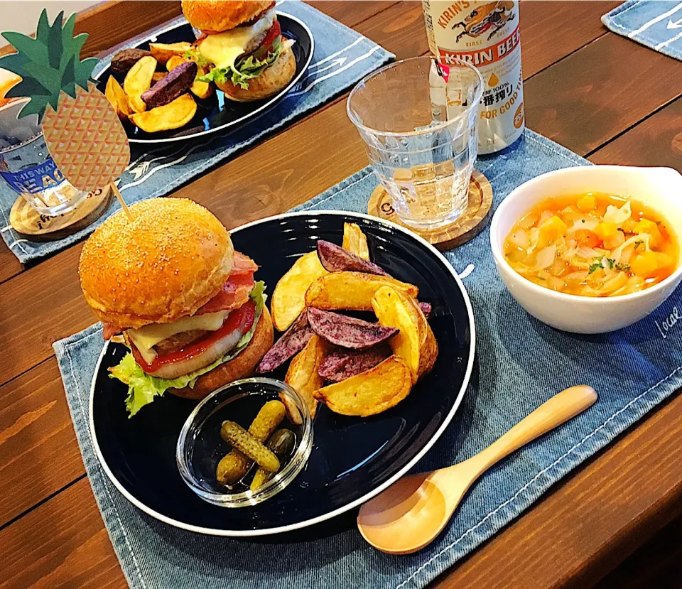 手作り全粒粉バンズでジャンキーなハンバーガーDINNER🍔🇺🇸|SAORIさん