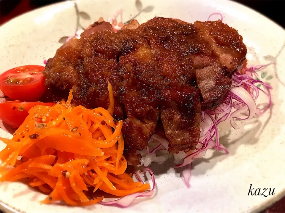 豚肩ロースでステーキ丼🐷|kazu★さん