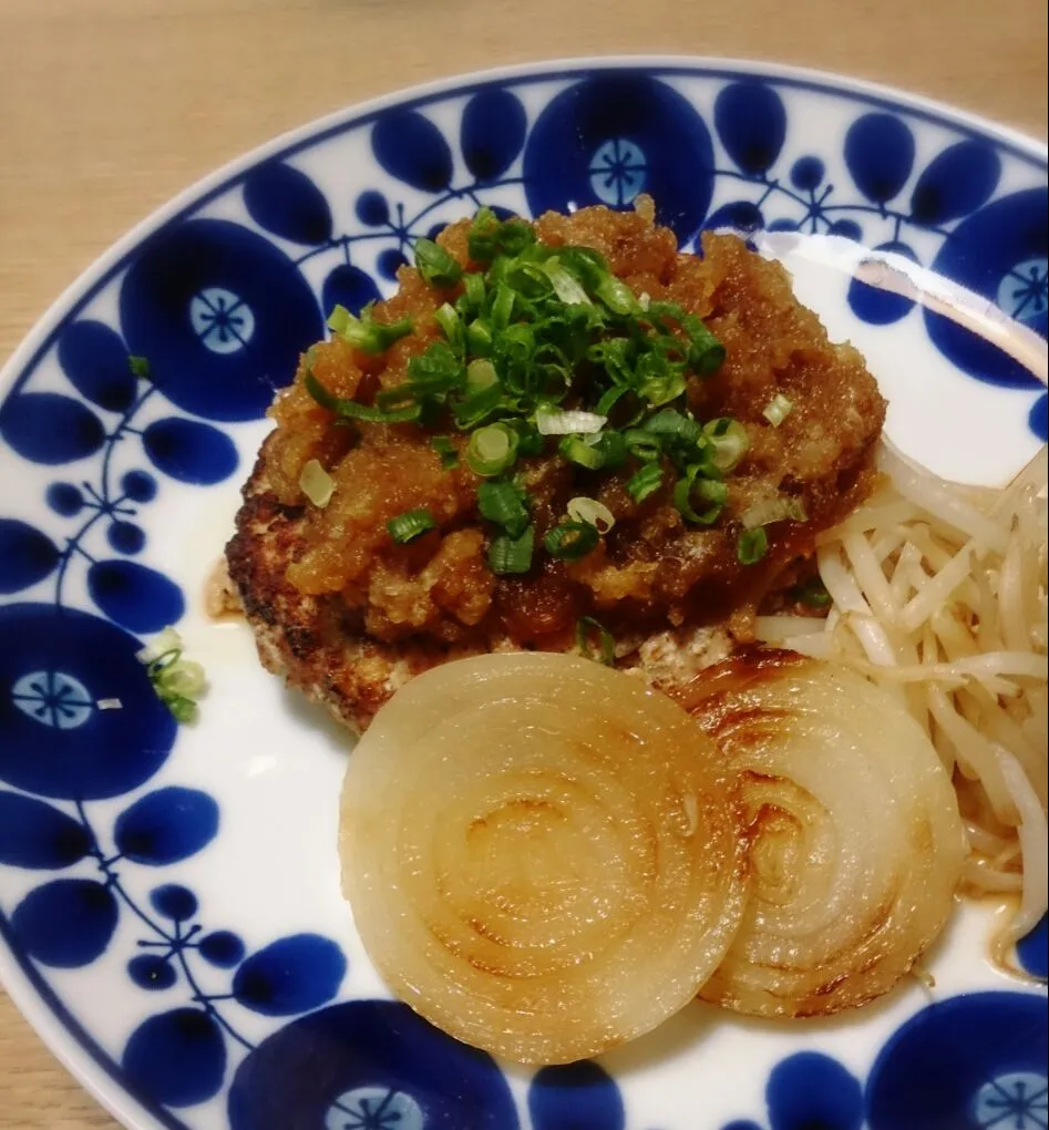 おろし大根ソースで豆腐ハンバーグ🍴|takakoさん