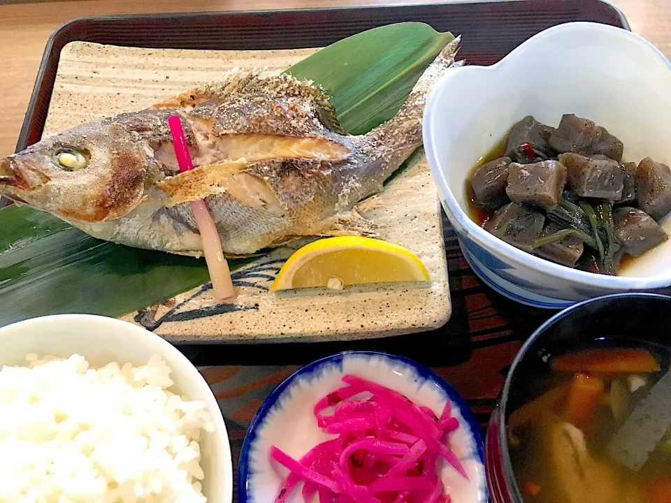 Snapdishの料理写真:お昼はイワナ定食だった✨
凄く凄く美味しかった💕|Seikoさん