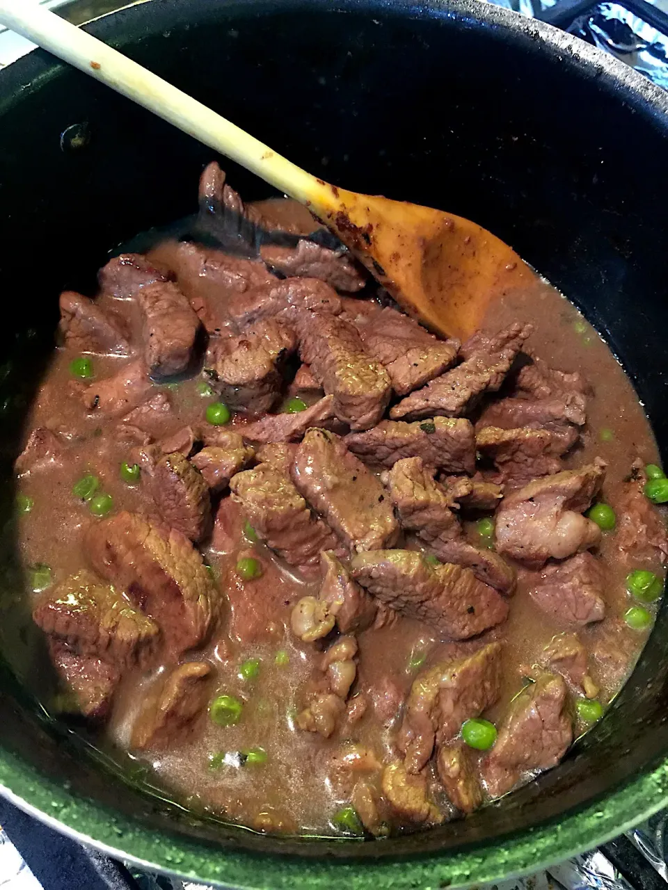 Pinoy Beef Stew with Green Peas|Alma's Home Kitchenさん