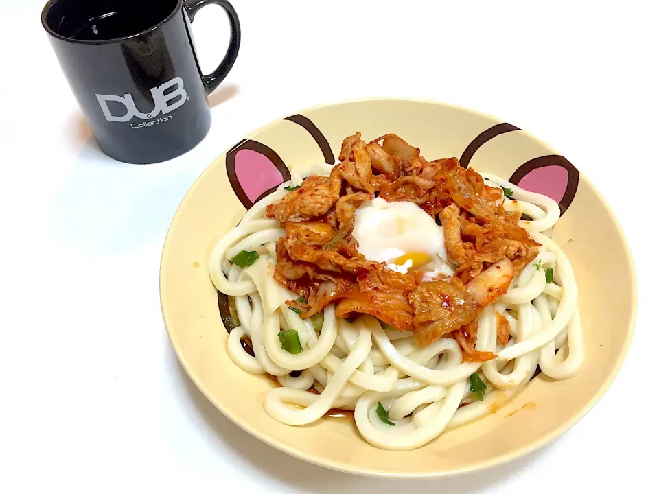 冷し釜玉豚キムチうどん🐷🎐|ちゃもさん